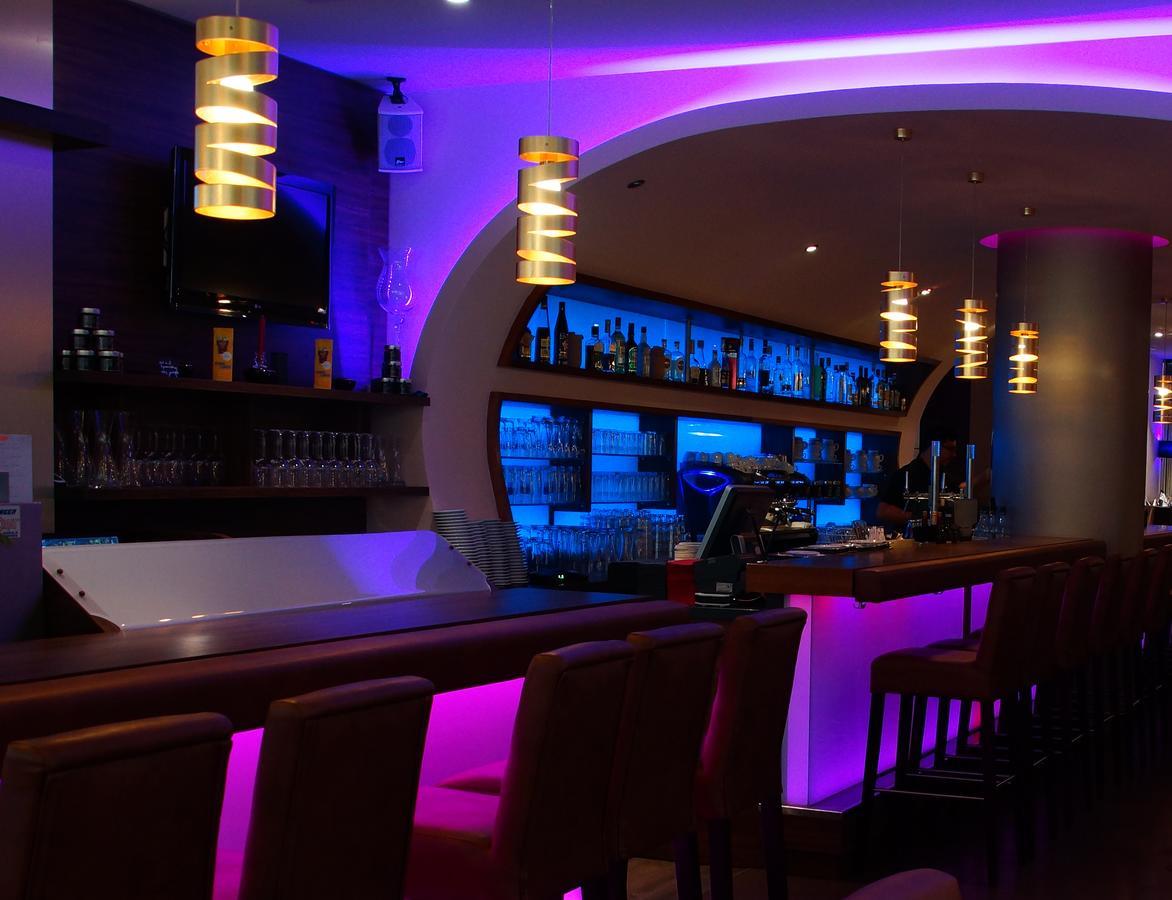 Centrale Hotel und Restaurant Waldkraiburg Esterno foto